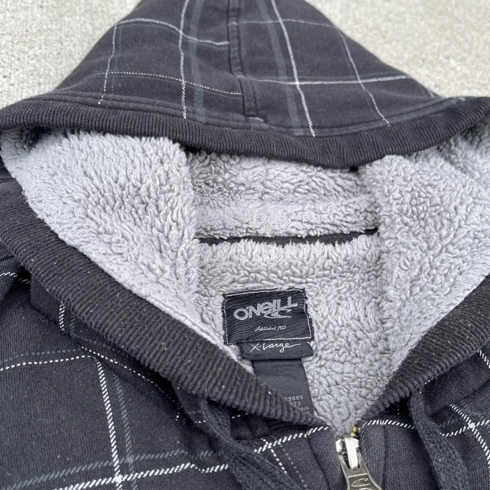 O’Neill fur zip up - Picture 3 of 4